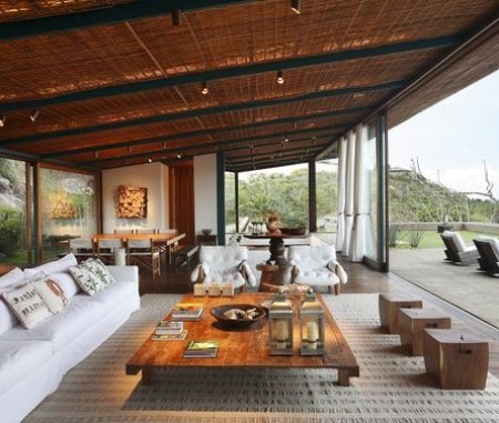 genel mekan , ahşap masif , oturma grupları, resepsiyon, butik otel, butik villa